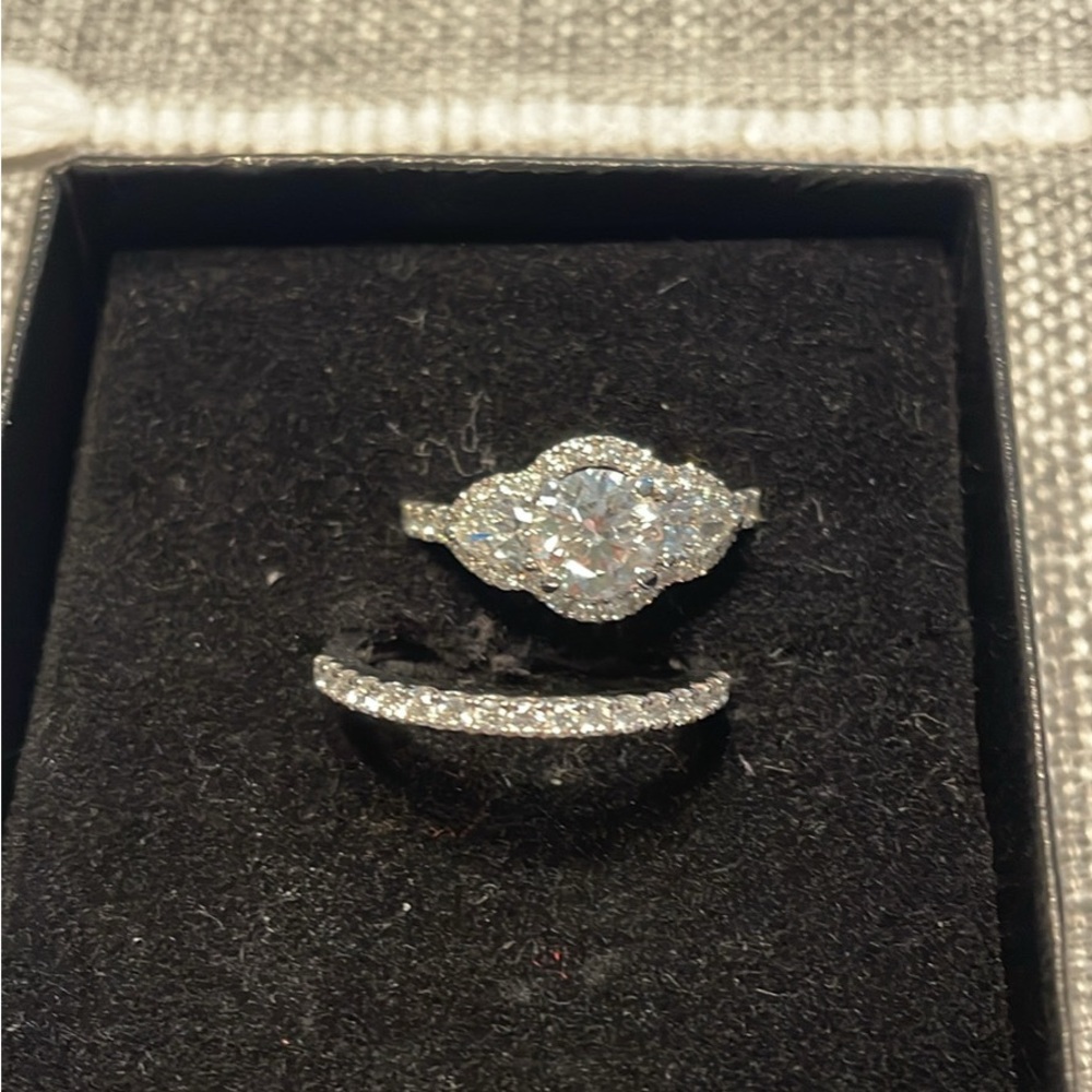 Elegant Silver Women's Ring Set